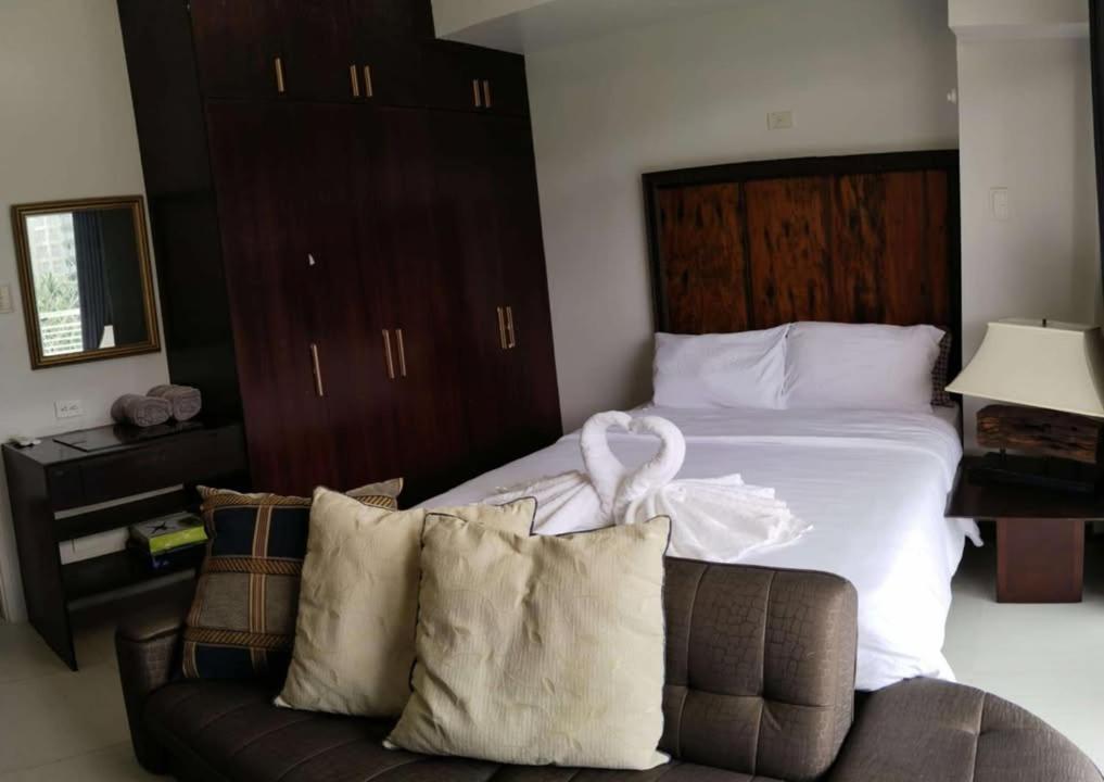 Pico De Loro Beach And Country Club Cutad Eksteriør bilde